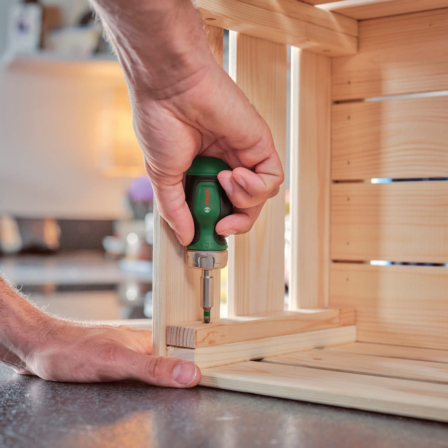 BOSCH Stubby Ratchet Screwdriver | Compact & Ergonomic Design | Ratchet Mechanism | 6 Steel Bits | Soft-Grip Handle,1 Pc