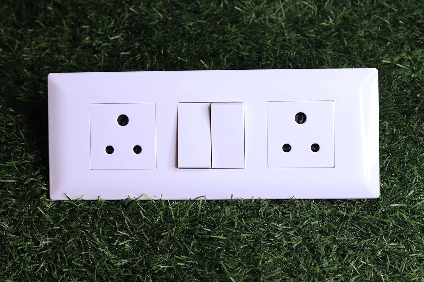 Schneider Electric - Livia White - For bedside/kitchen/TV unit/Desktop ~ 2 (6A) X 1 way switch + 2 6A 3Pin socket Outlet with shutter (BIS)