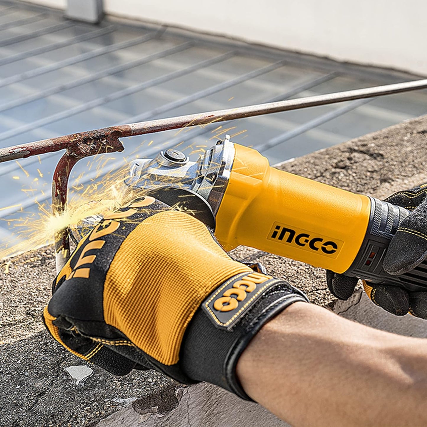 INGCO Angle Grinder, 100mm | 710W | 11000 RPM Power Grinder, Electric Metal Grinder with 1pcs Auxiliary Handle