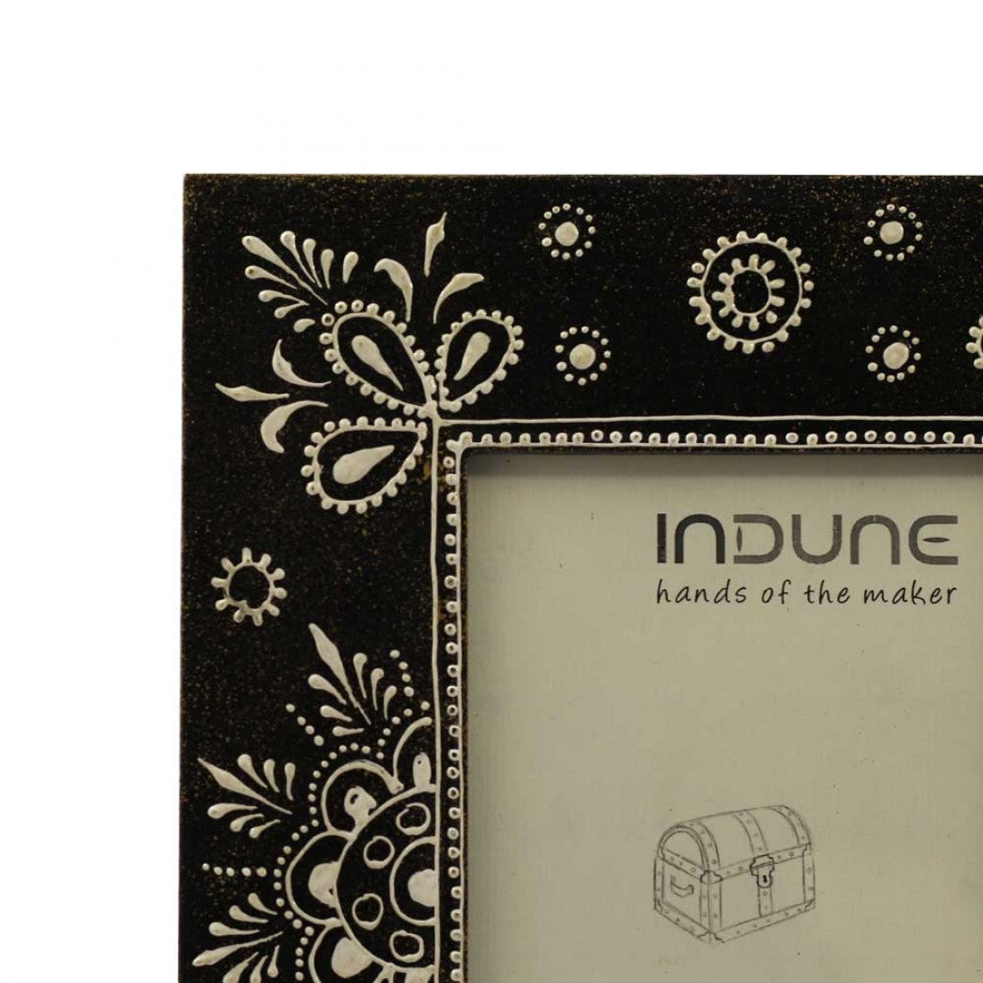 Traditional Wooden Photo Frame - Hand Painted 5 X 7 Inches
