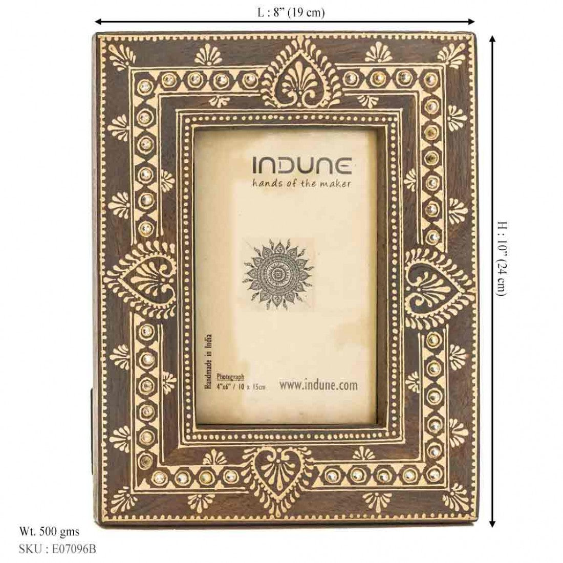 Distressed Grey Wood Photo Frame With Embossed White Coneart And Beads
