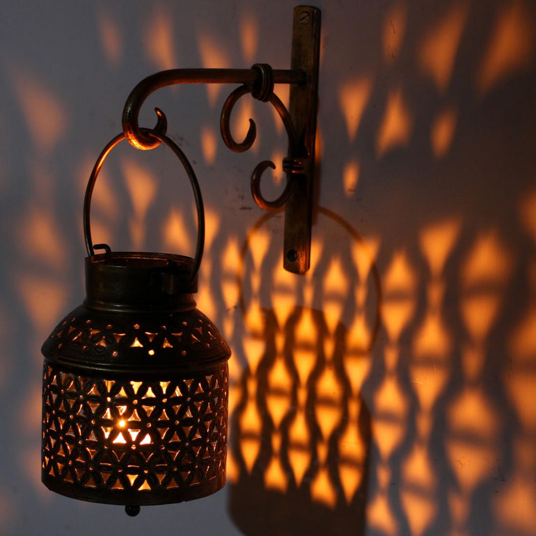 Ketley-Shaped Tea-Light Holder