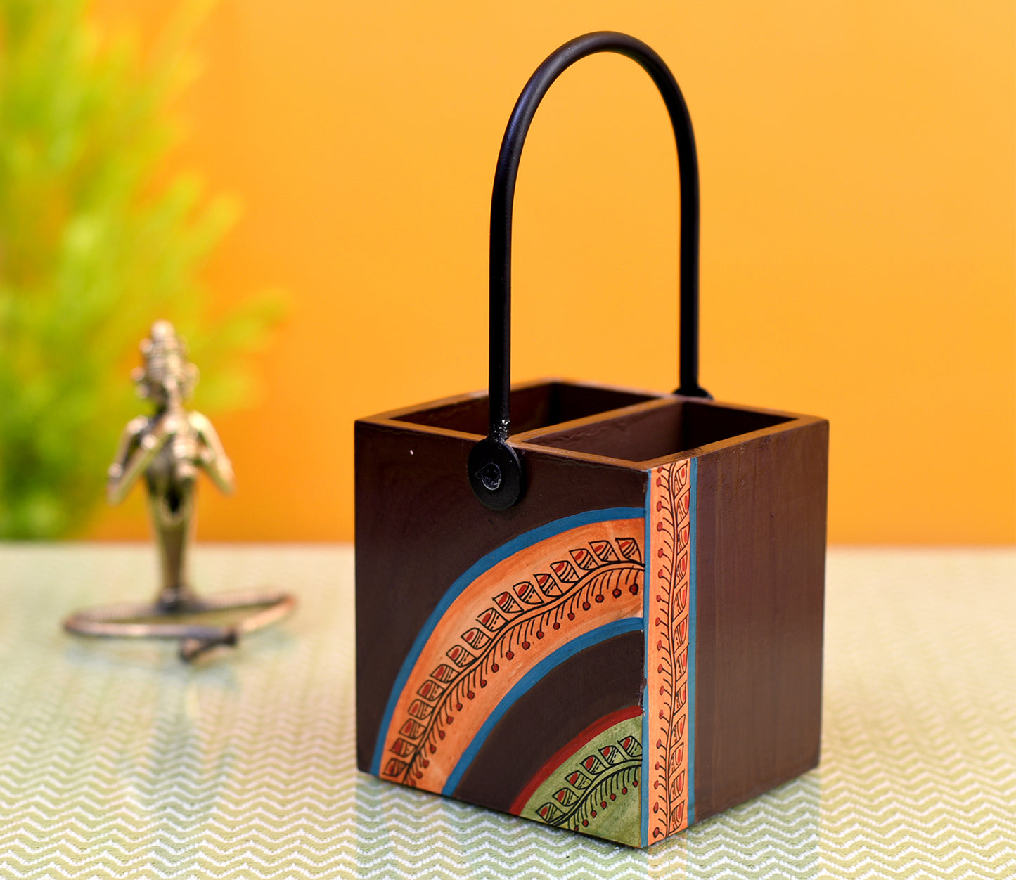 Udaipur Handicrafts Floral Pattern Handcrafted Wooden Cutlery Stand with Iron Handle