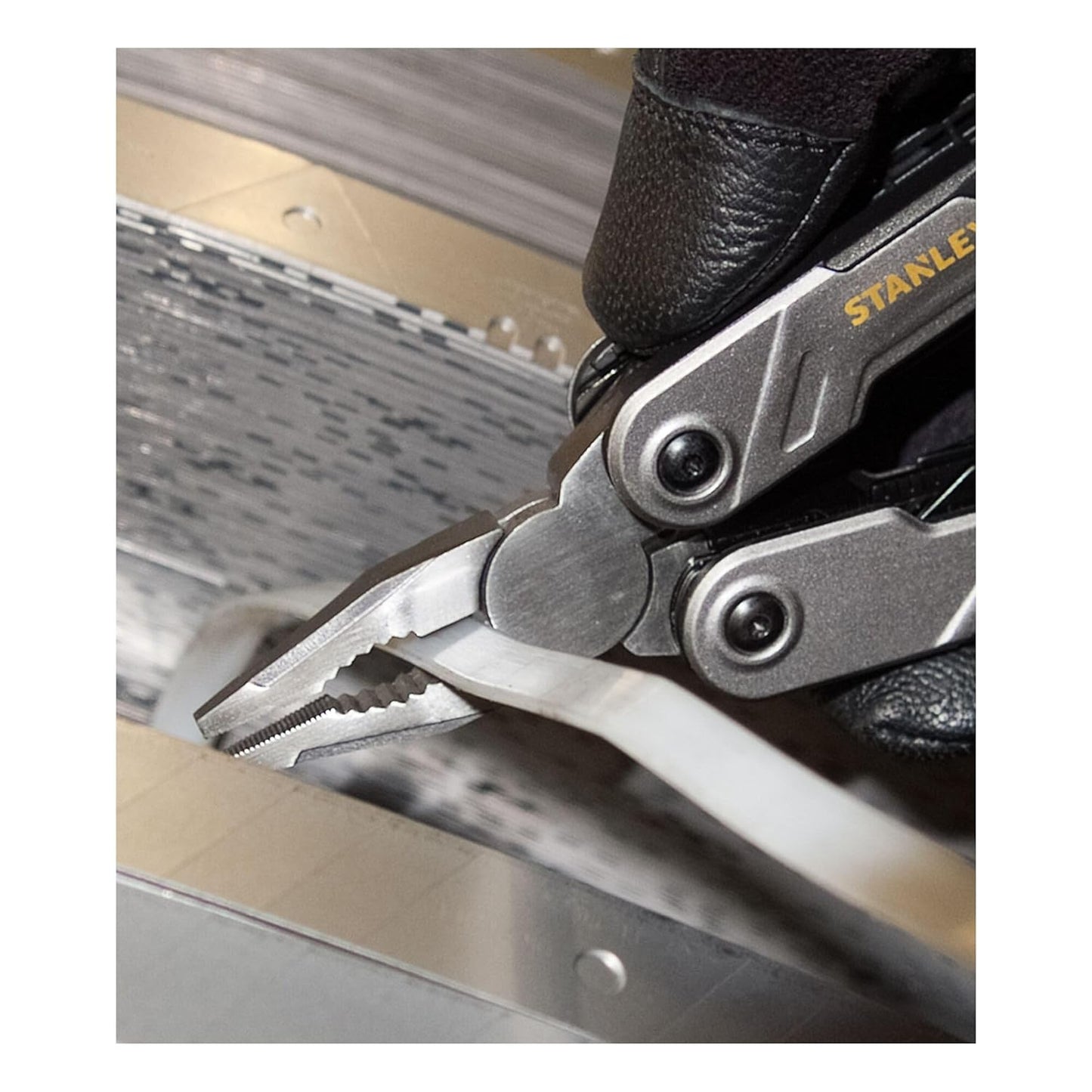 STANLEY FATMAX FMHT0-72414 16-in-1 Multi-tool, Bi-Material Handle, Durable, Robust - Includes Pliers, Blades, Scissors, File, Screwdrivers, Carabiner, Ruler & Bottle/Can Opener