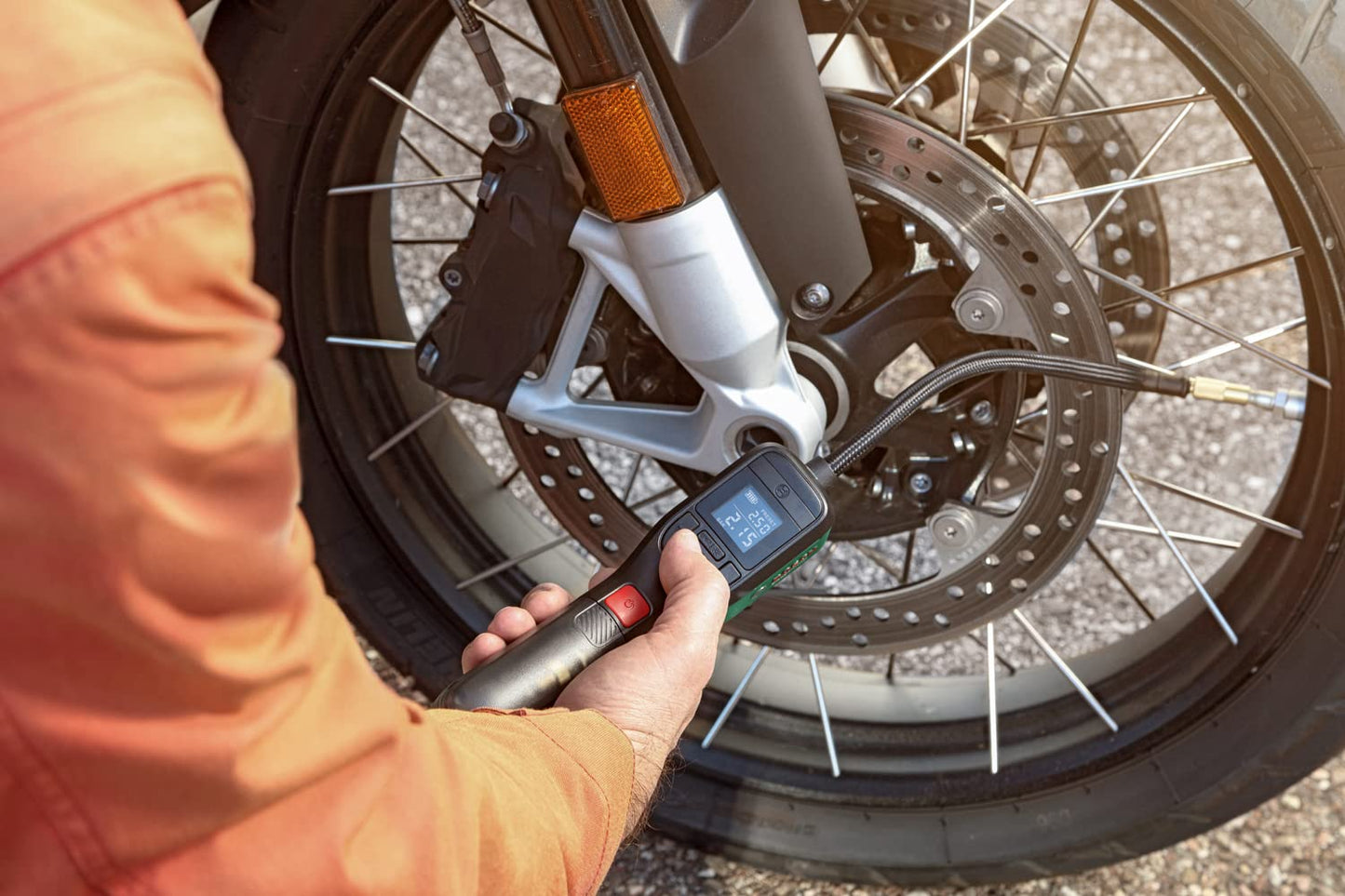 Bosch Easy Pump Cordless Bike Tyre Inflator, Portable Electric Air Pump, 3.0 Ah Battery, 3.6 Volt, Autostop Function, Digital Display & LED Light, USB-C Rechargeable, 0.43 kg