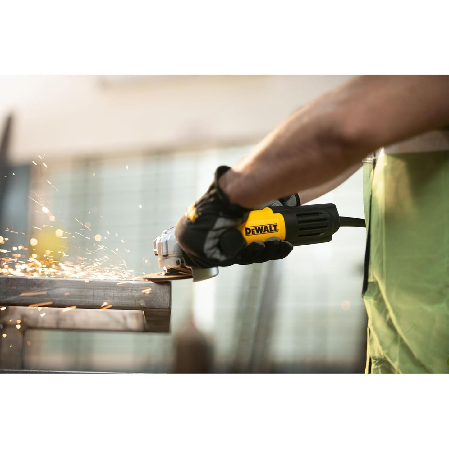 DEWALT DWE750T-IN,750Watt, 4" (100mm) Ultra SLIM Heavy Duty Angle Grinder Engineered For Heavy Duty Applications with Spindle Lock and Toggle Switch, 2 Year Manufacturer Warranty(SIDE HANDLE INCLUDED)