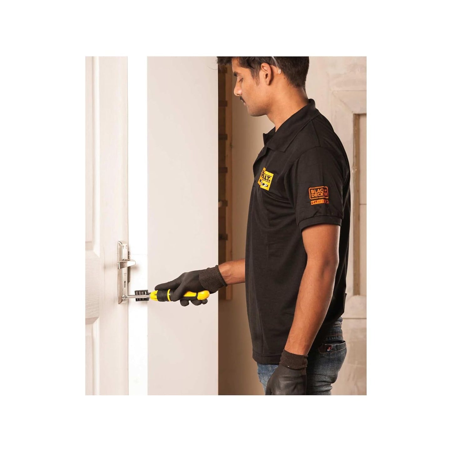 STANLEY STHT68010-8 Magnetic Holder Ratcheting Screwdriver with 10 Bits, 3-Position Audible Ratcheting Mechanism,Comes with Patented Bit Storage System, Ideal for Machines, Cars & General Repair Tasks