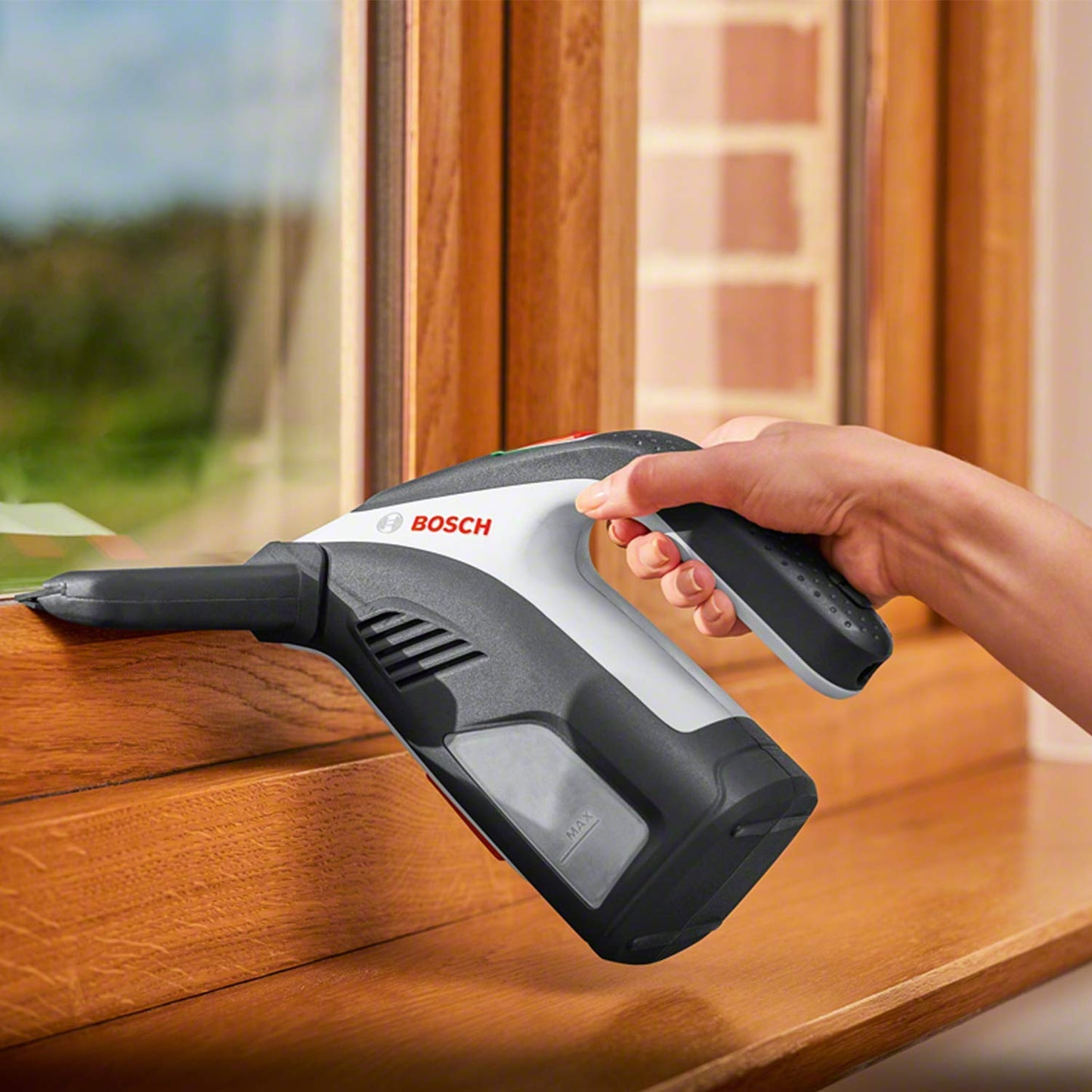 Bosch Cordless Surface Cleaner, GlassVAC Solo Plus, Automotive Rubber Coating Technology, 30 min Runtime, Compact and Easy Handling, 3.6V Integrated Battery, Clean upto 35 windows