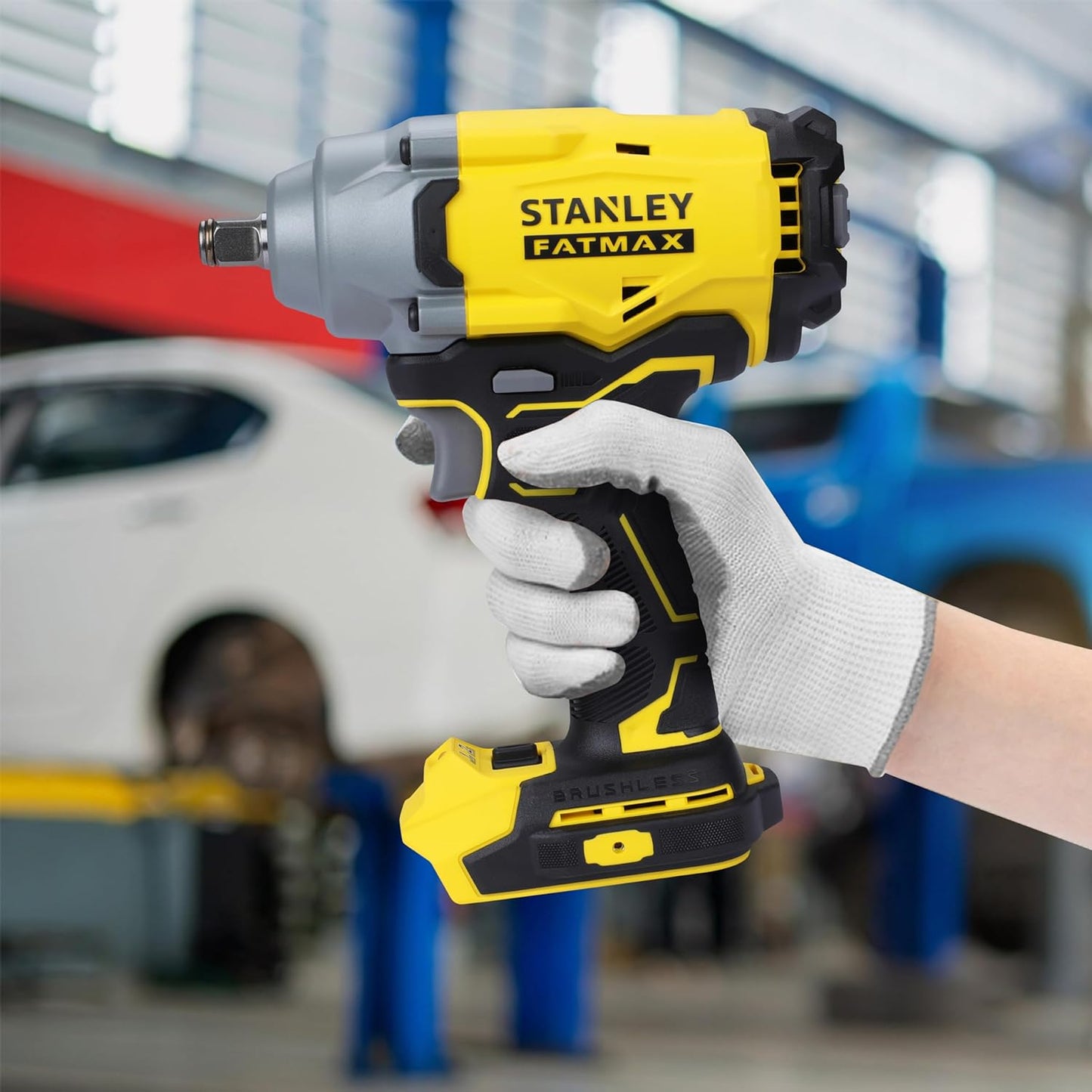 STANLEY FATMAX SBW920-B1 20V, 1900 RPM, 370Nm Torque, Cordless Brushless Reversible Impact Wrench (Bare Tool)