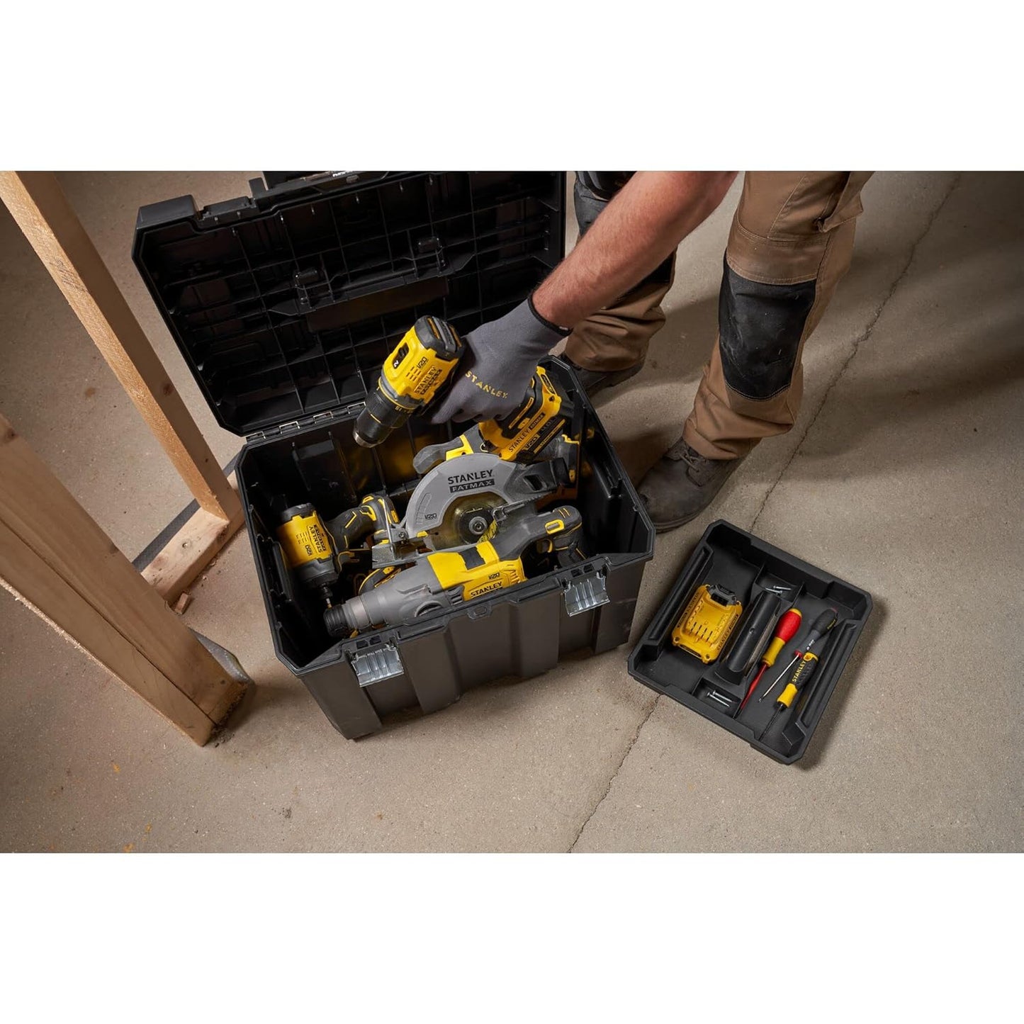 STANLEY FATMAX FMST1-75753 PRO-STACK™ Mobile Storage Box, 50 Kg Weight Capacity, Anti-Rust Metal Latches & Hinges, 7'' Durable Wheels,Telescopic Handle, Padlock Eye For Security, 100x51.2x43.5 cm