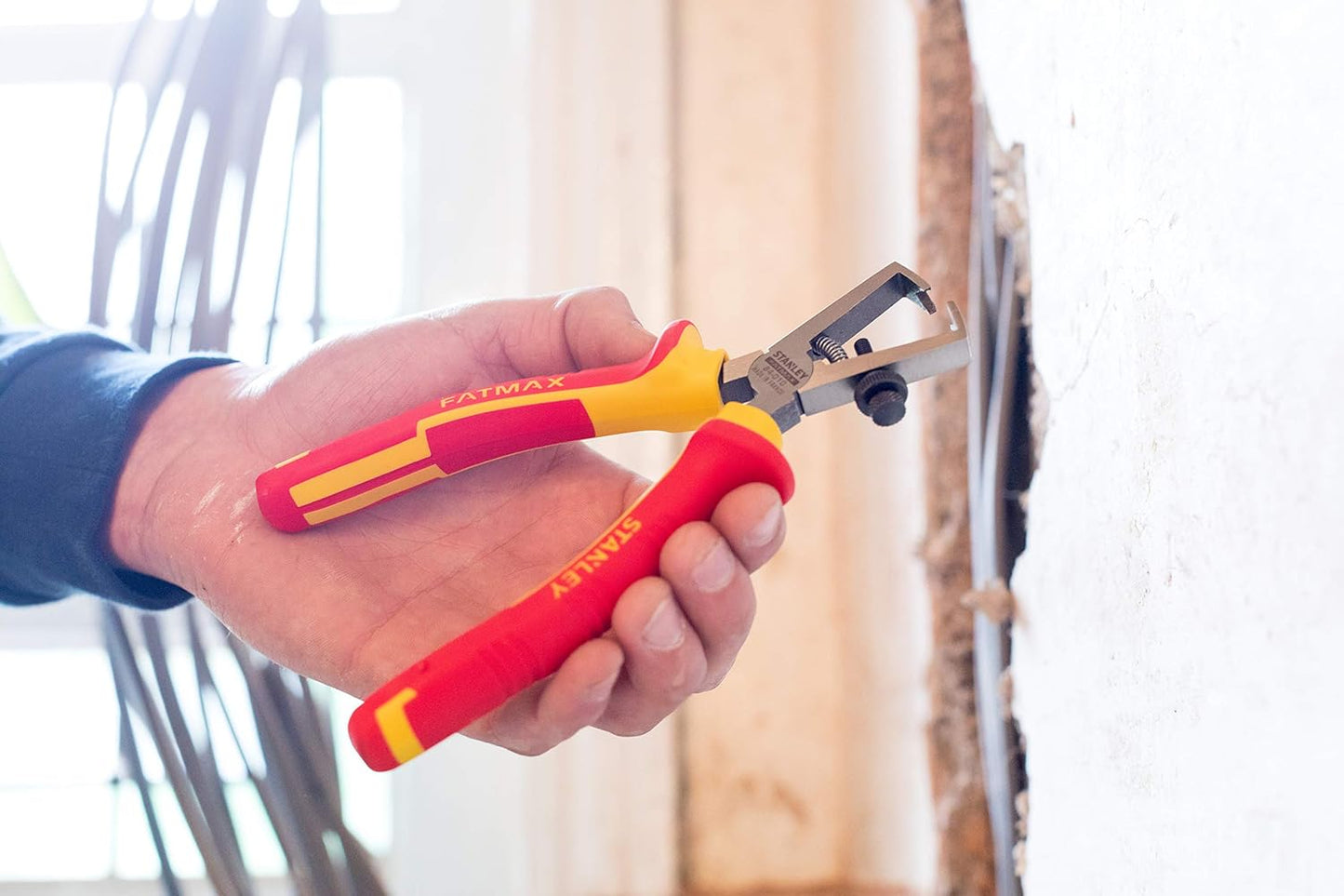 STANLEY FATMAX® 0-84-010 VDE Wire Stripper Pliers, 170mm (6.5''), Ideal For Stripping Multiple & Single Strand Wires From 0.75 to 6 mm², Red and Yellow