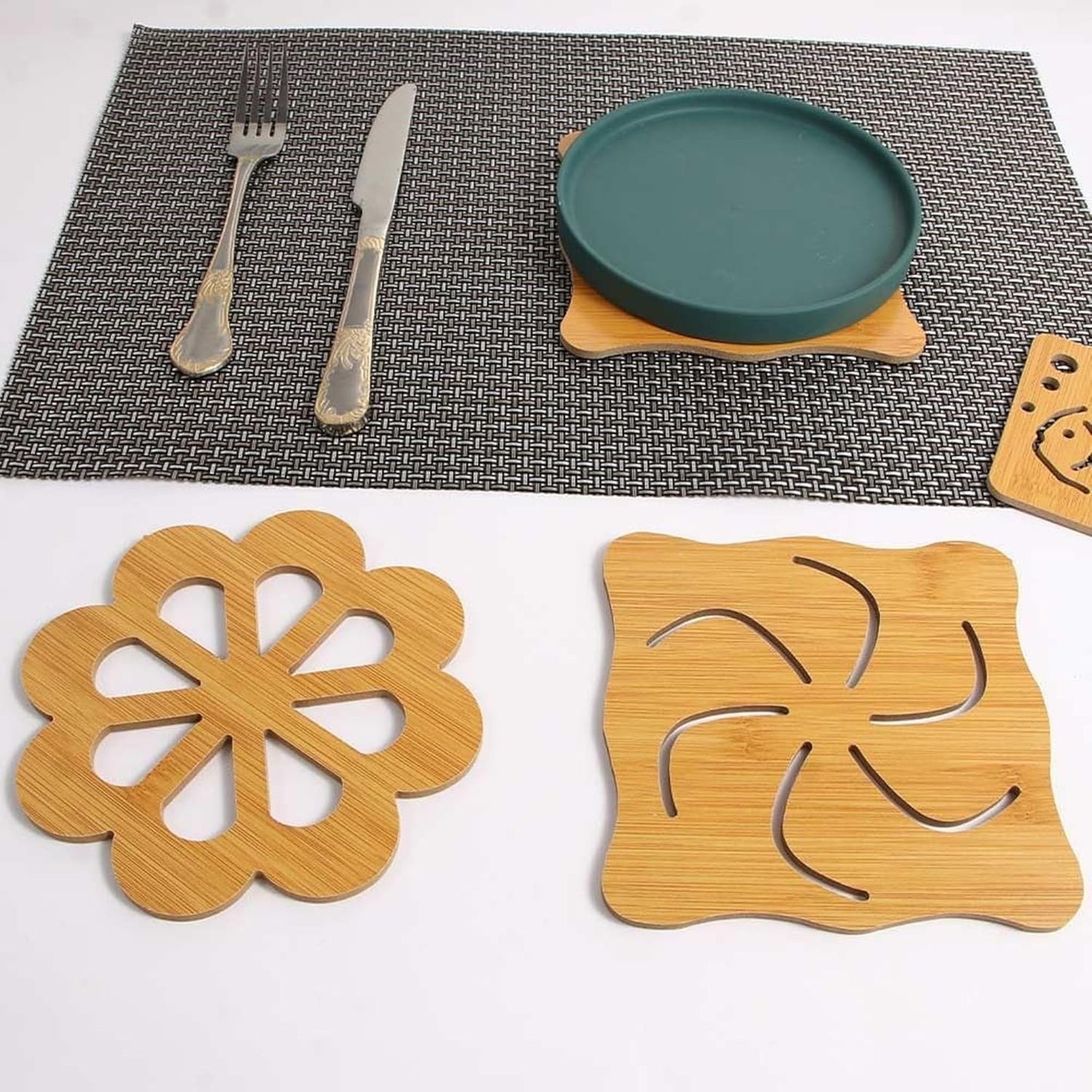 Udaipur Handicrafts Openwork Wooden Coasters for Hot Dishes, Pot, Bowl, Teapot, Pack of 4 (Random Pattern)