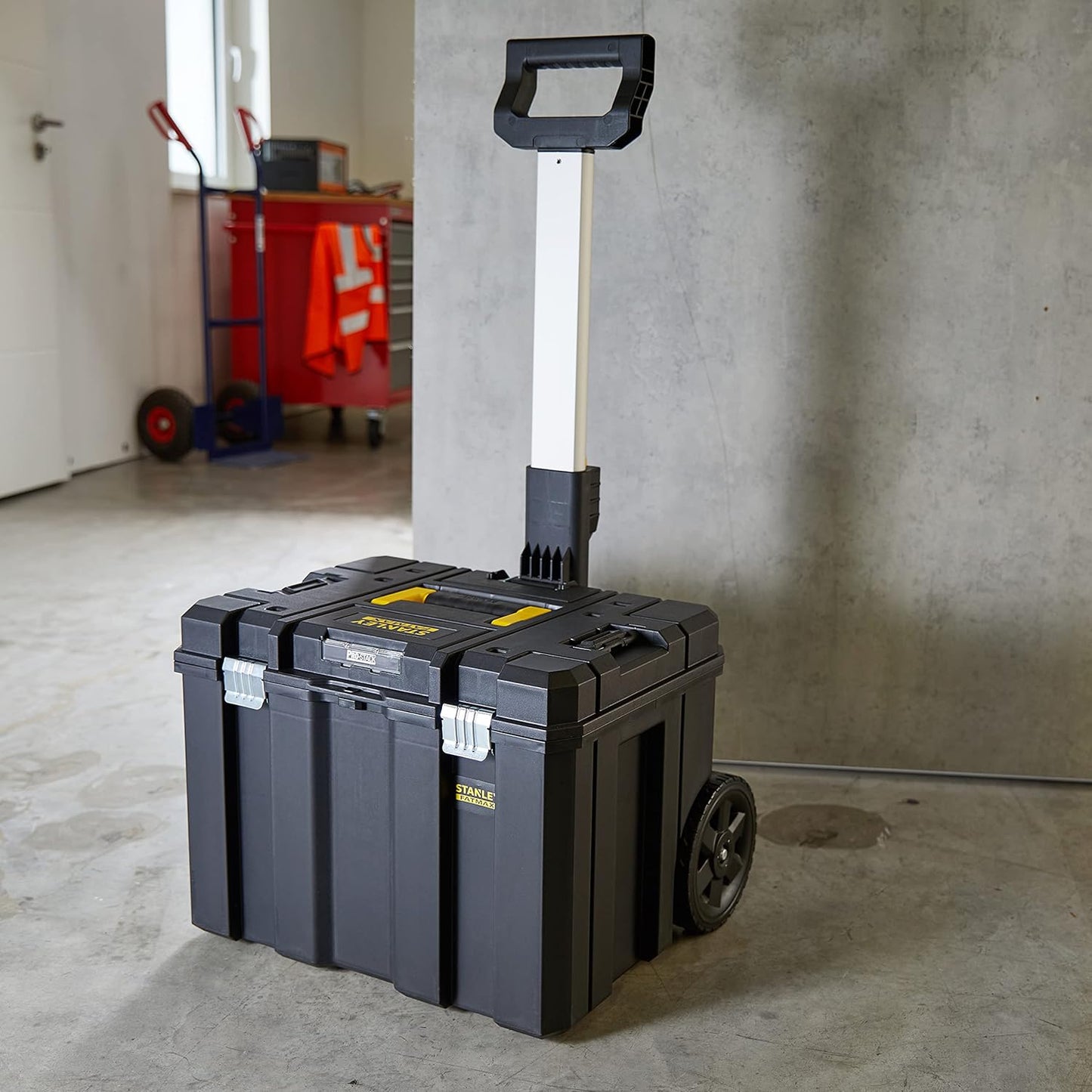 STANLEY FATMAX FMST1-75753 PRO-STACK™ Mobile Storage Box, 50 Kg Weight Capacity, Anti-Rust Metal Latches & Hinges, 7'' Durable Wheels,Telescopic Handle, Padlock Eye For Security, 100x51.2x43.5 cm