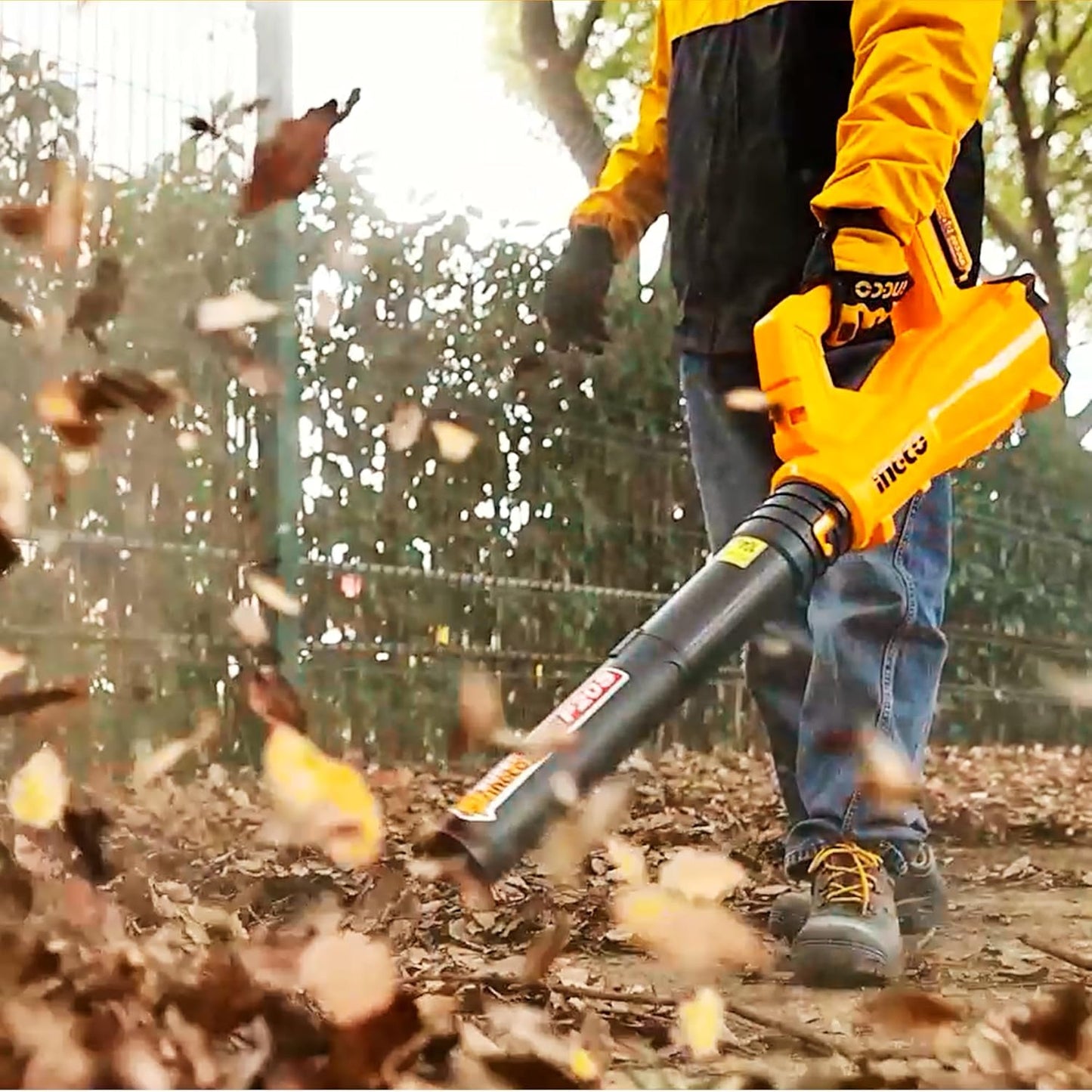 INGCO Cordless Leaf Blower, Brushless Motor, Variable Speed, with 2 pcs Battery Packs & Charger, for Car Cleaning, Gardening Work, Dirt Cleaning