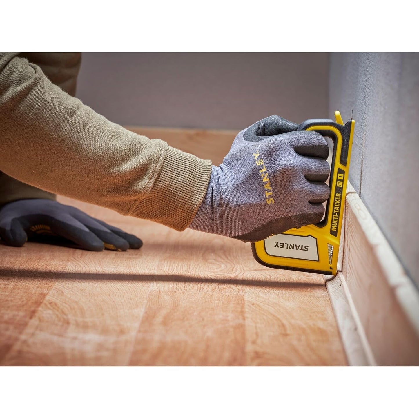 STANLEY STHT70440 2-in-1 Multi Tacker, Attachment Indication, Non-Slip Handle with Easy Squeeze Mechanism, Ideal for Type A Staples (6-10 mm) and Type J Headed Brad Pins (10 mm), Staples NOT Included
