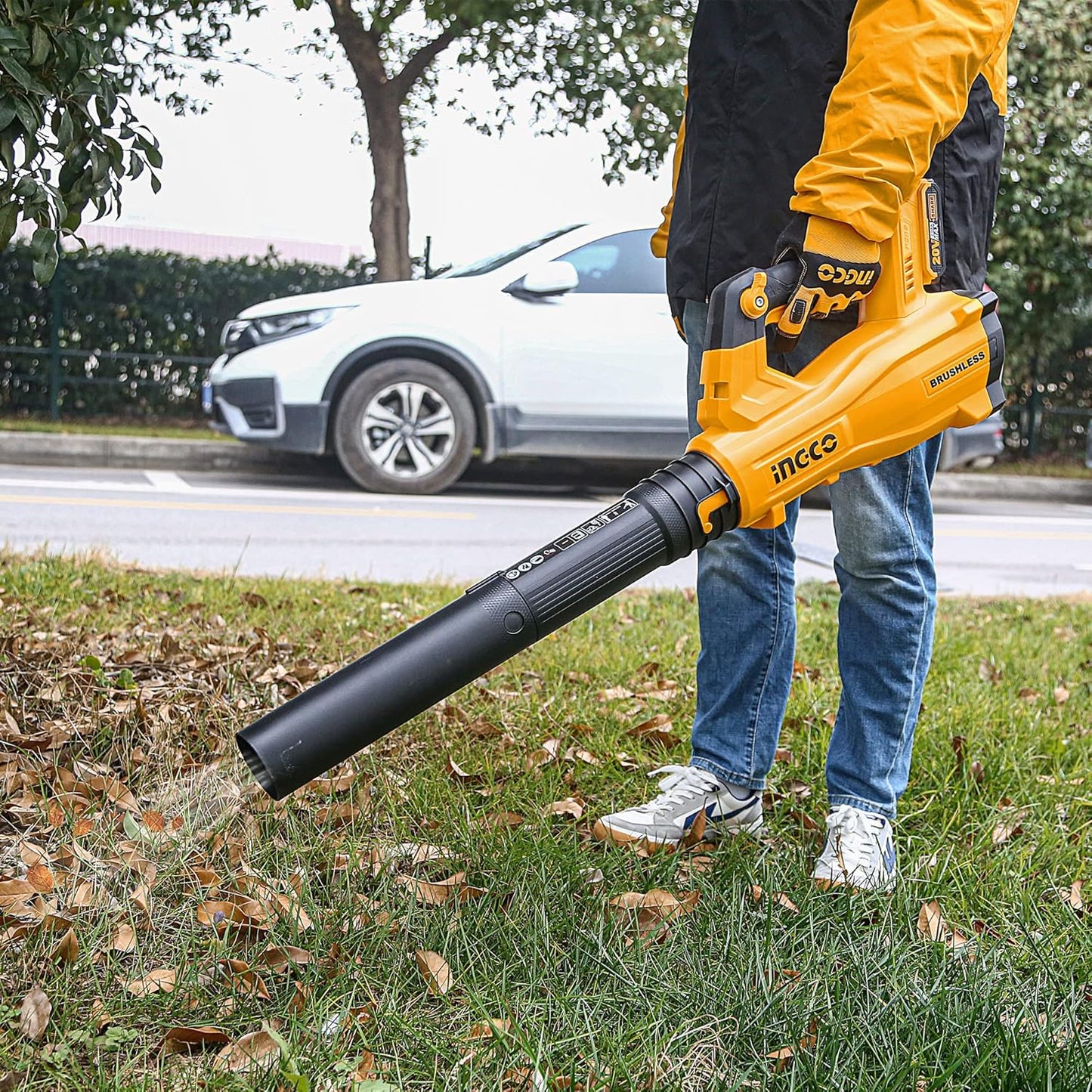 INGCO 20V Leaf Blower Cordless, Brushless Electric Leaf Blower Lightweight with Variable Speed for Lawn Care Dust Weeds Debris Snow (with Battery and Charger) CABLI20028-PACK