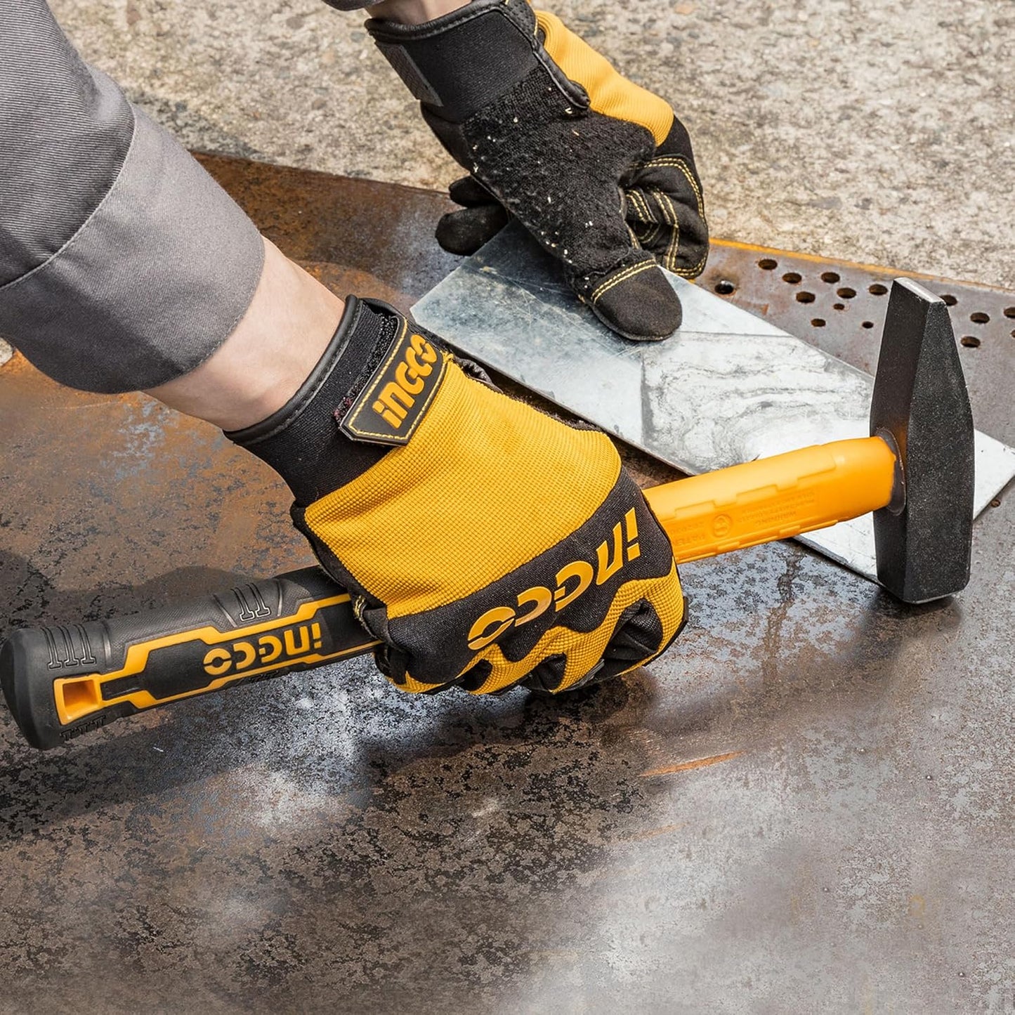 INGCO Professional Machinist Hammer with Fiberglass Handle, Drop-forged hammerhead, Weight: 1000g