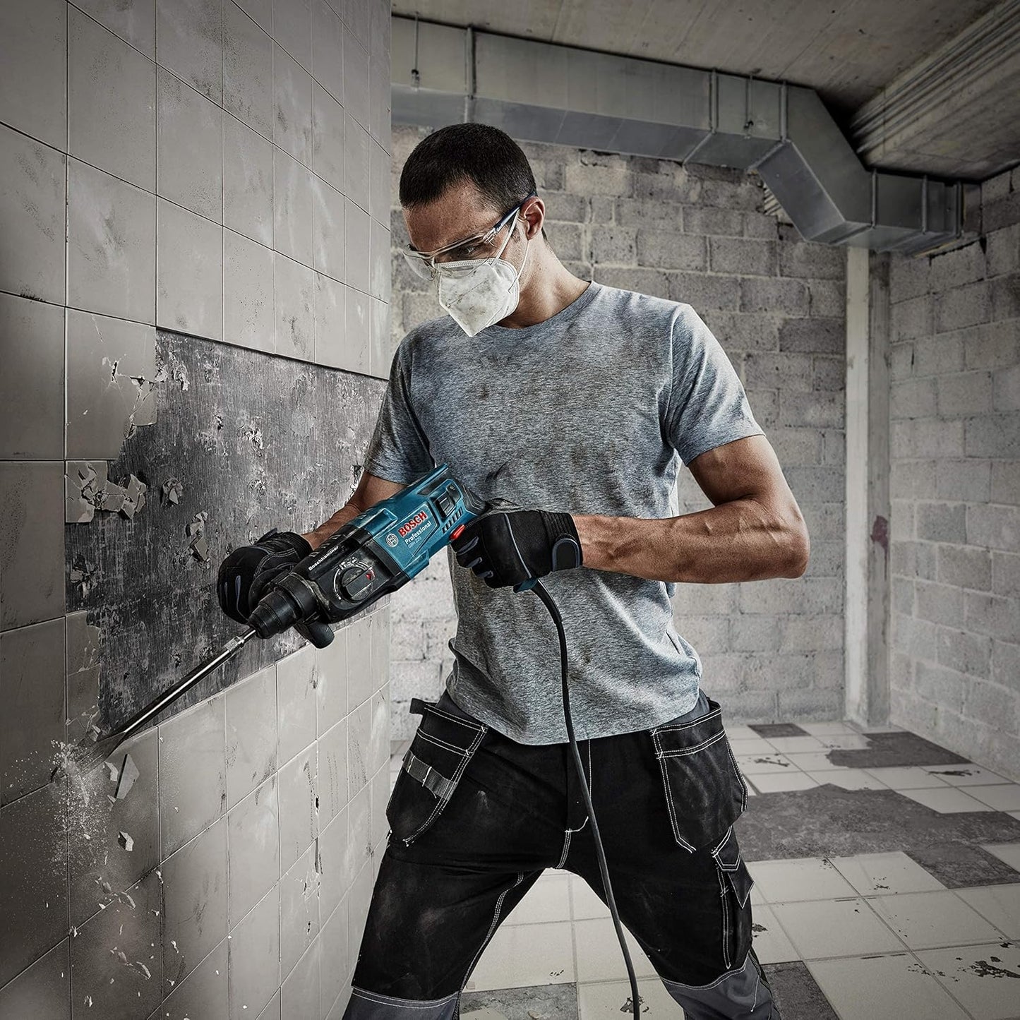 BOSCH GBH 220 Corded Electric Rotary Hammer with SDS Plus, 720 W, 2 J, 2.3 Kg, 3 Modes, For Concrete, Metal & Wood + Carrying case, , 1 Year Warranty from BOSCH, Blue