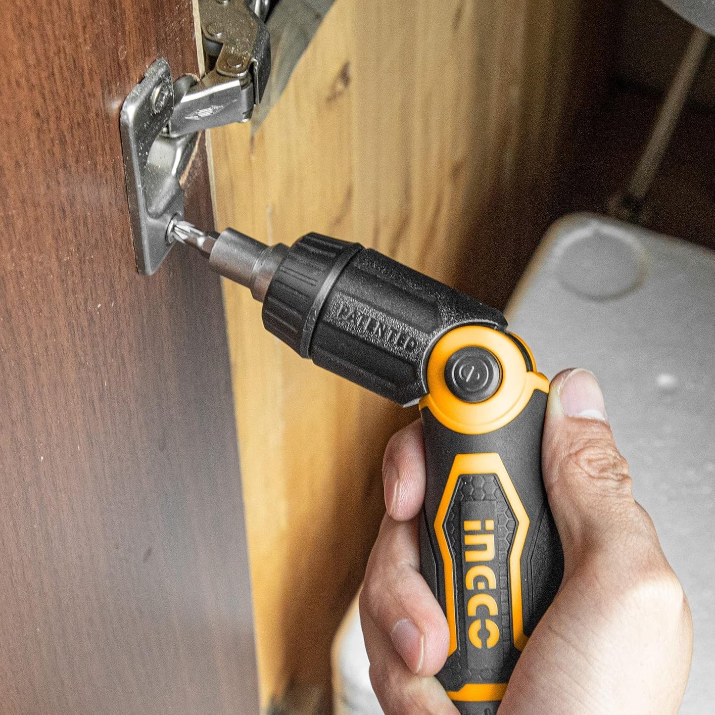 INGCO 13 IN 1 Ratchet Screwdriver Set, INGCO Style Ratchet Handle Folding Handle, High Auality Ratchet 12 Pcs 6.35 * 25 mm Screwdriver Bits