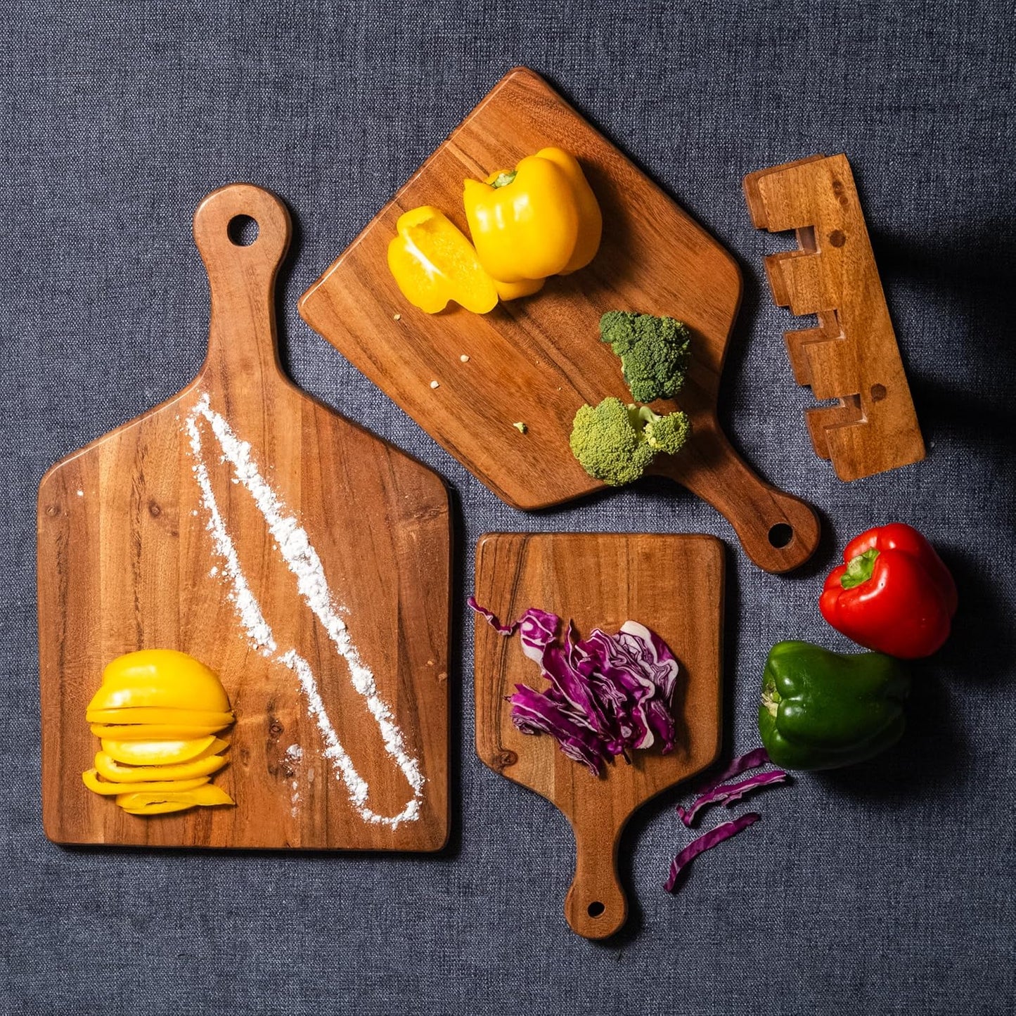 Udaipur Handicrafts Wooden Chopping Board Set of 3 with Stand – Acacia & Mango Wood Cutting Boards in Multiple Sizes – Durable, Stylish & Compact for Kitchen Prep, Serving & Storage