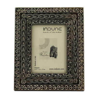 Traditional Wooden Photo Frame - Hand Painted 5 X 7 Inches