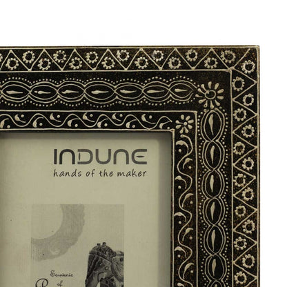 Traditional Wooden Photo Frame - Hand Painted 5 X 7 Inches