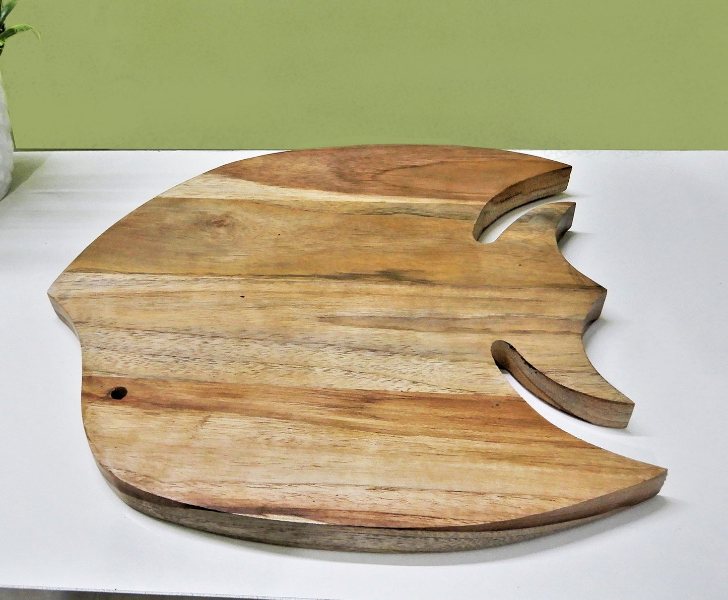 Udaipur Handicrafts Wood Brown Color Fish Shape Chopping Board